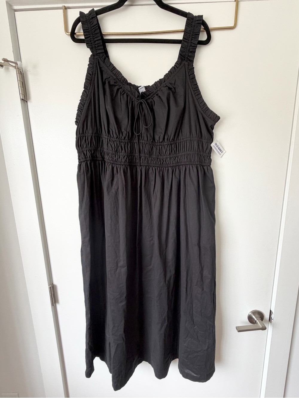 Old Navy Black Sleeveless Smocked Waist Midi Dress
